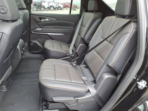 New 2026 Chevrolet Traverse High Country w/ LPO, Floor Liner Package FWD image 9