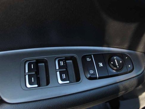 Used 2020 Kia Optima SE FWD image 11