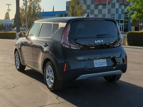 Used 2023 Kia Soul S image 8