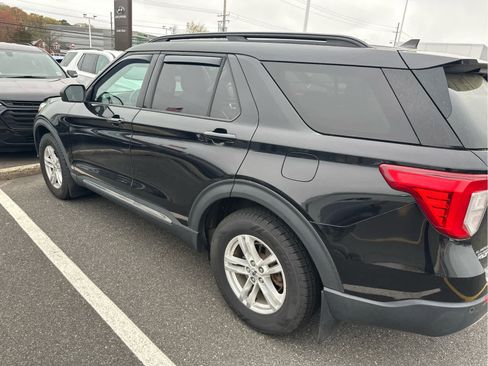 Used 2021 Ford Explorer XLT w/ Equipment Group 202A image 5
