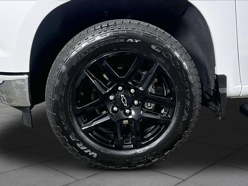 Certified 2025 Chevrolet Silverado 1500 LT w/ Safety Package RWD image 11