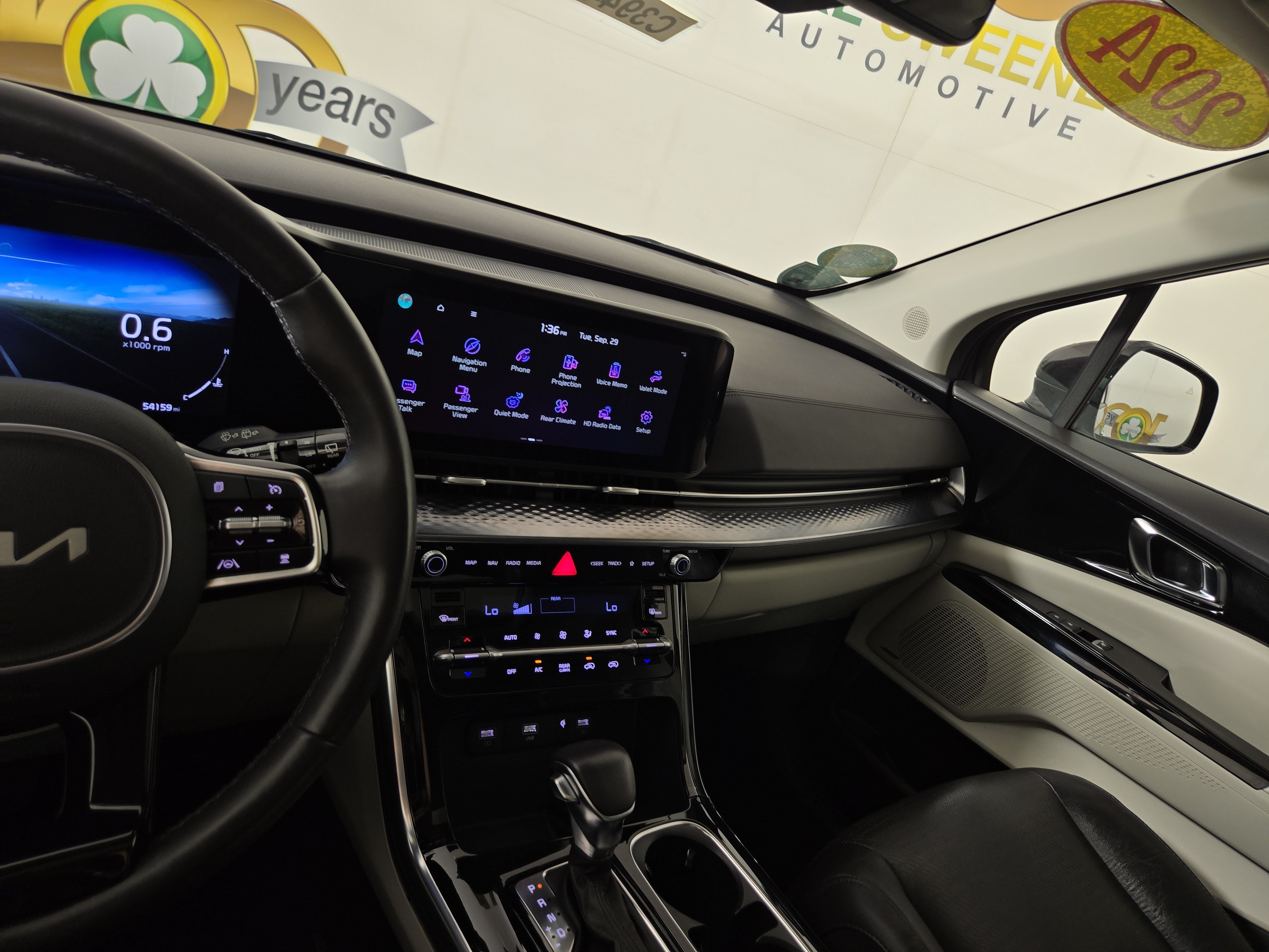 Used 2024 Kia Carnival SX Prestige FWD image 27