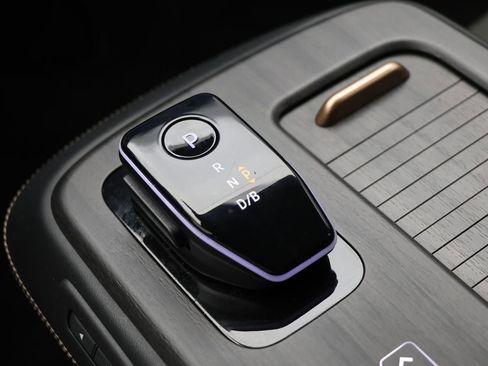 Used 2024 Nissan Ariya AWD image 24