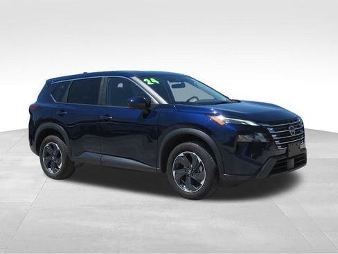 Used 2024 Nissan Rogue SV AWD/4WD image 2