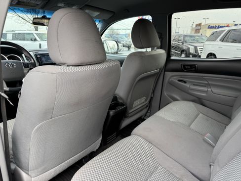 Used 2014 Toyota Tacoma PreRunner w/ SR5 Package image 30