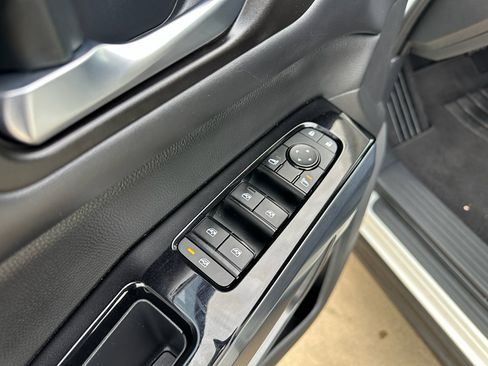 Used 2022 Nissan Pathfinder SL image 10