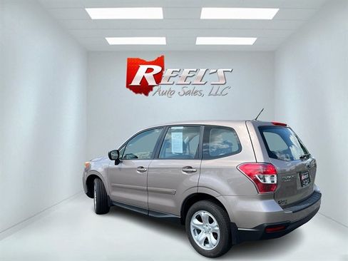 Used 2015 Subaru Forester 2.5i AWD/4WD image 10