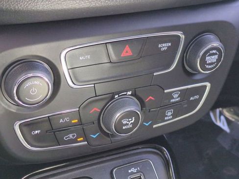 Used 2020 Jeep Compass Limited AWD/4WD image 24