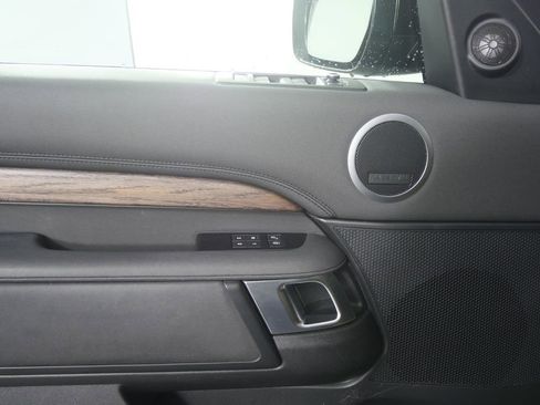 Used 2019 Land Rover Discovery HSE AWD/4WD image 8