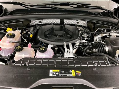 Used 2023 Jeep Grand Cherokee 4WD 4xe w/ Luxury Tech Group II image 25