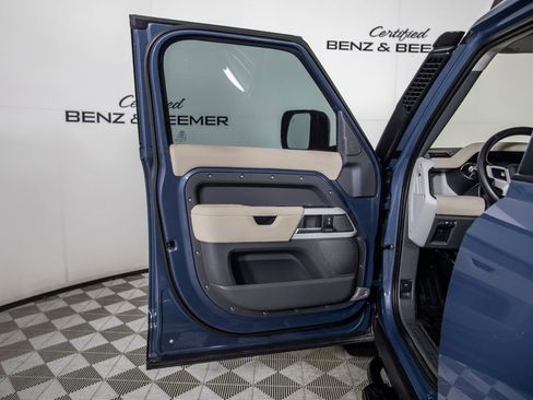 Used 2022 Land Rover Defender 110 SE AWD/4WD image 19