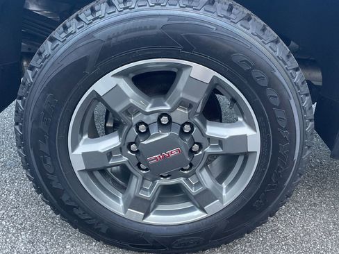 Used 2025 GMC Sierra 2500 SLT w/ SLT Premium Package AWD/4WD image 13