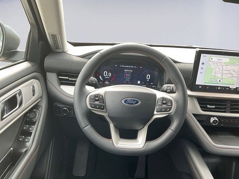 New 2026 Ford Explorer Active RWD image 5