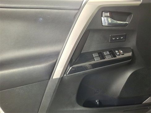 Used 2017 Toyota RAV4 Limited image 14