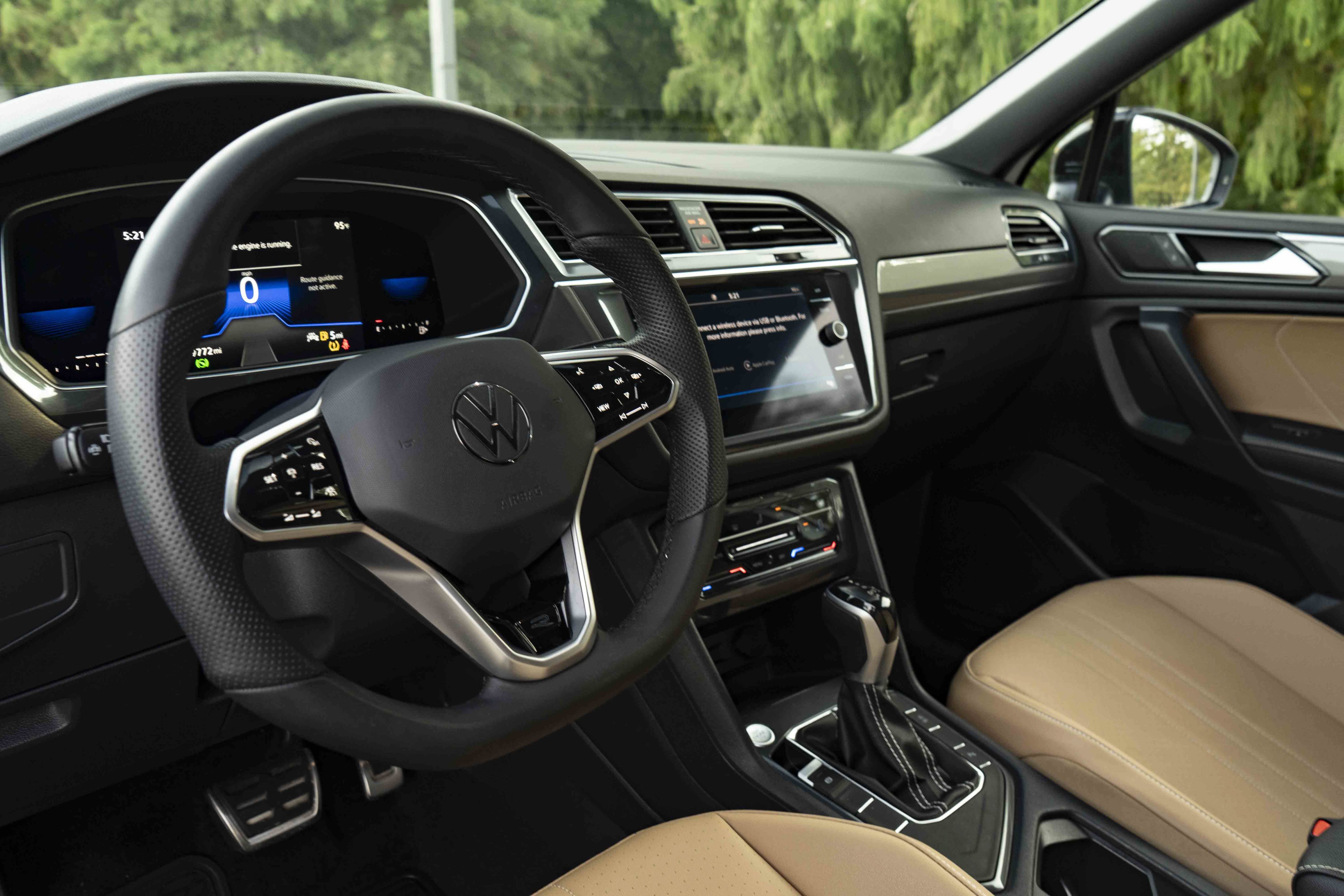 Certified 2022 Volkswagen Tiguan SE R-Line FWD image 14