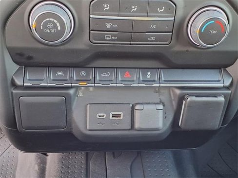Used 2022 Chevrolet Silverado 1500 Custom image 22
