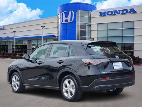 Certified 2023 Honda HR-V LX image 4