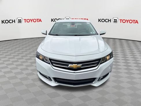 Used 2017 Chevrolet Impala LT FWD image 2