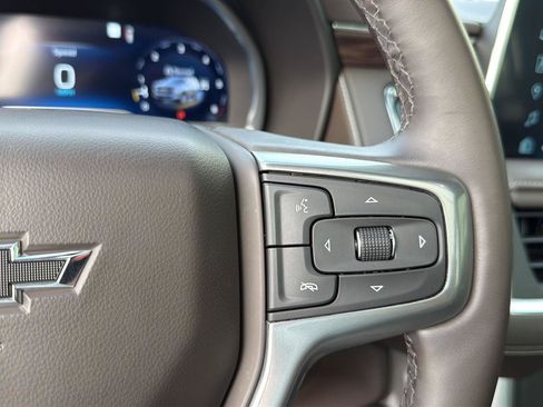 Used 2023 Chevrolet Tahoe Z71 w/ Luxury Package AWD/4WD image 23