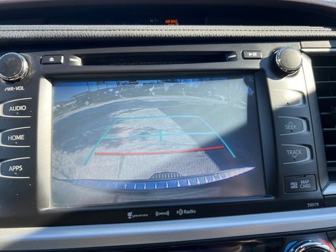 Used 2017 Toyota Highlander XLE image 26