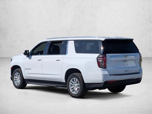 Used 2024 Chevrolet Suburban LT image 8