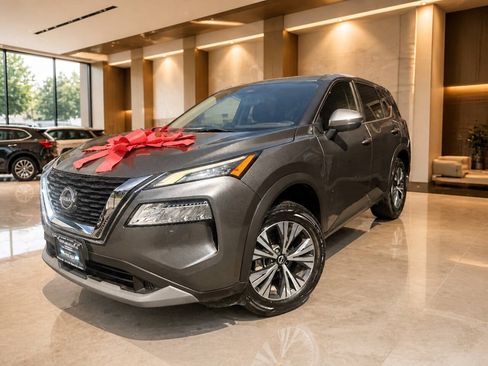 Used 2022 Nissan Rogue SV FWD image 1