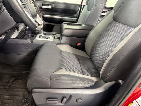 Used 2017 Toyota Tundra SR5 AWD/4WD image 11