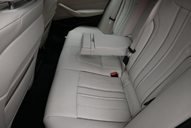 Used 2018 BMW 530e RWD image 16