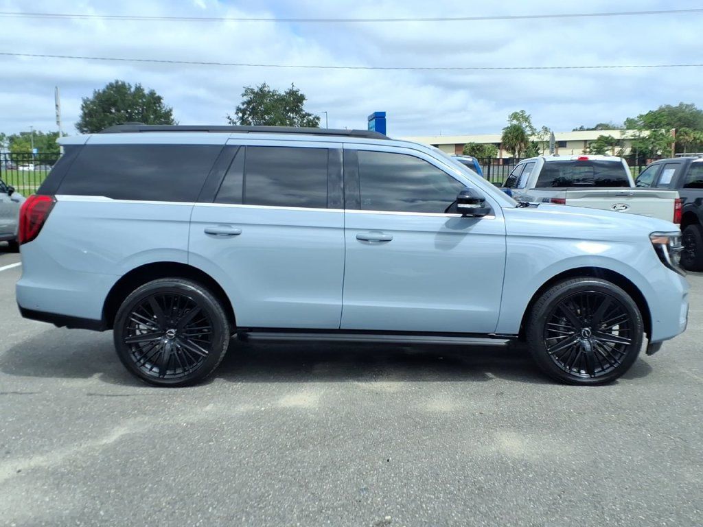 Used 2025 Ford Expedition Active RWD image 8