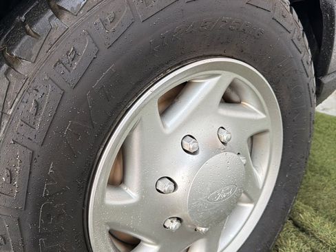 Used 2011 Ford E-350 and Econoline 350 XL w/ PWR Windows & Locks Group image 39