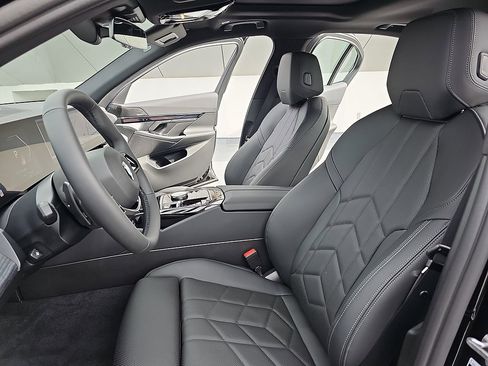 New 2026 BMW 530i w/ Convenience Package RWD image 15