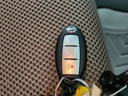 Used 2021 Nissan Frontier SV image 26