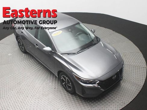 Used 2024 Nissan Sentra SV FWD image 3
