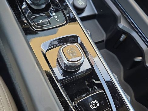 New 2026 Volvo XC60 B5 Core image 28