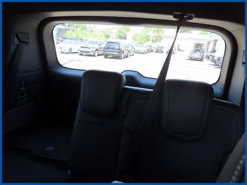 Used 2025 Nissan Armada PRO-4X AWD/4WD image 11