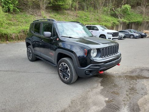 Used 2017 Jeep Renegade Trailhawk image 7