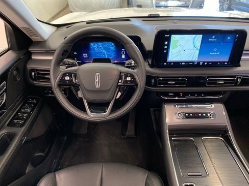 New 2026 Lincoln Aviator AWD image 13