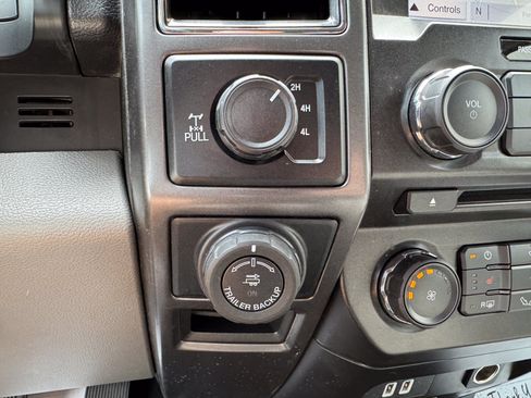 Used 2018 Ford F150 XLT w/ Equipment Group 302A Luxury AWD/4WD image 19