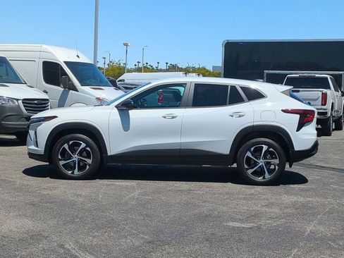 Used 2024 Chevrolet Trax RS w/ Driver Confidence Package FWD image 5
