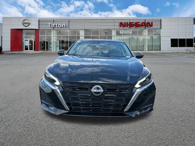 Used 2025 Nissan Altima 2.5 SV FWD image 2