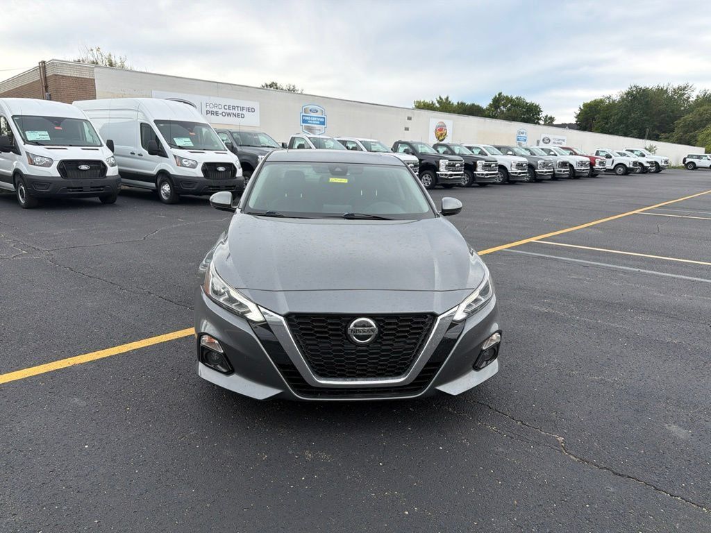 Used 2020 Nissan Altima 2.5 SL FWD image 2