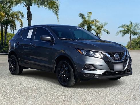 Used 2020 Nissan Rogue Sport S image 5