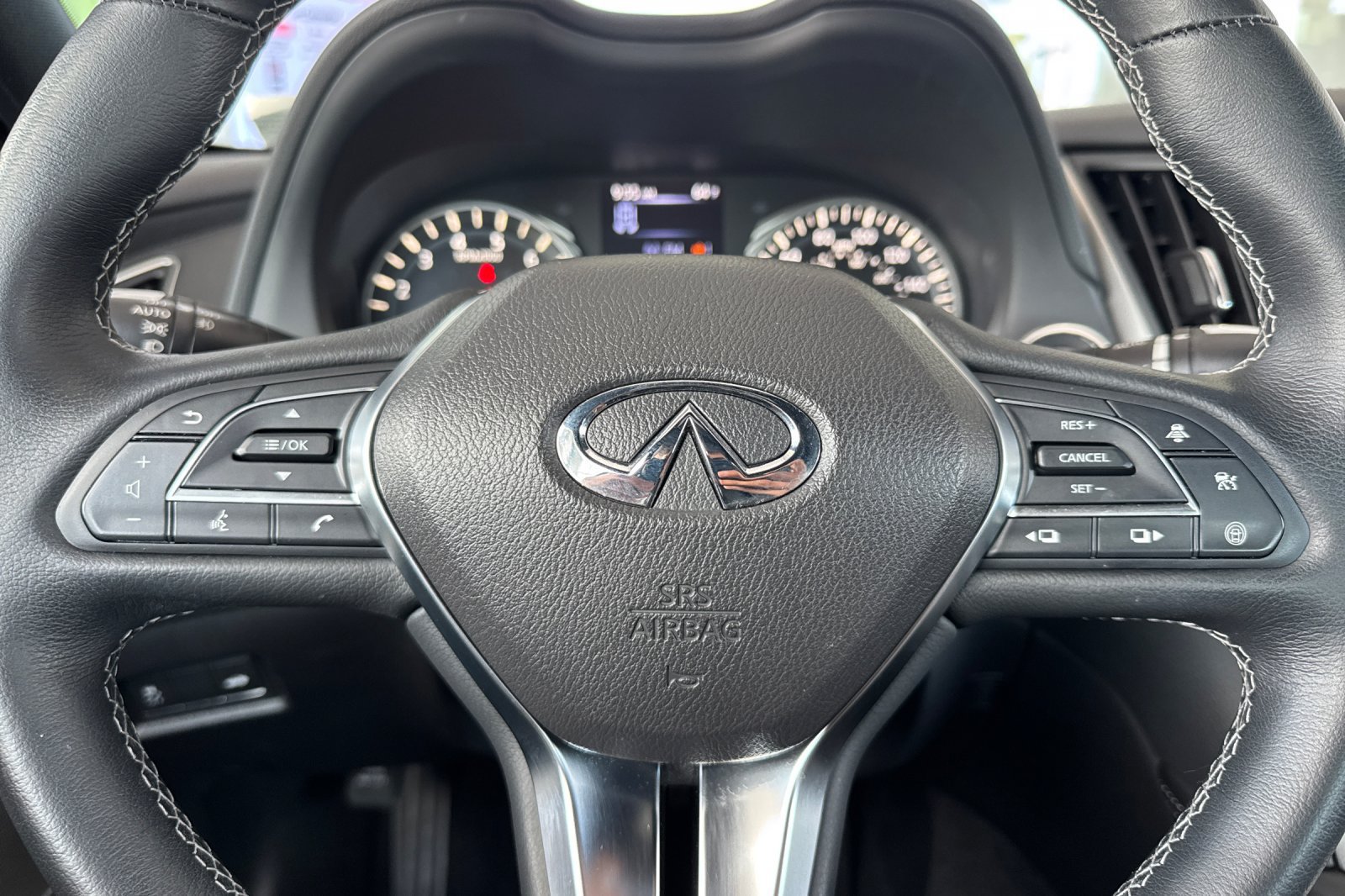 Used 2022 INFINITI Q60 3.0t Luxe w/ Cargo Package RWD image 20