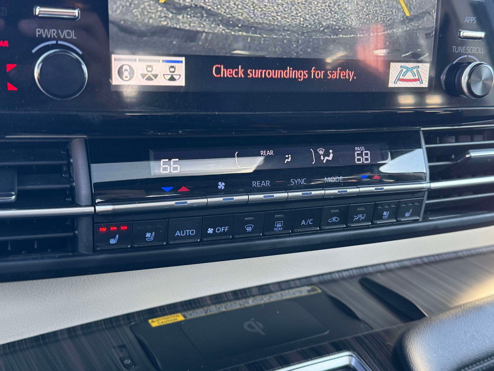 Certified 2023 Toyota Sienna Platinum AWD/4WD image 29