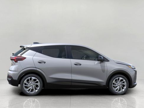 Used 2027 Chevrolet Bolt LT FWD image 5