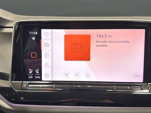 Used 2025 Volkswagen Atlas Peak Edition SE AWD/4WD image 15