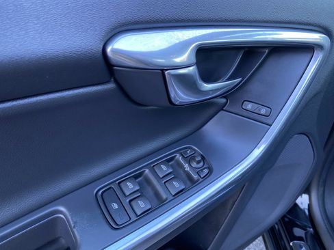 Used 2015 Volvo S60 T5 Platinum image 24