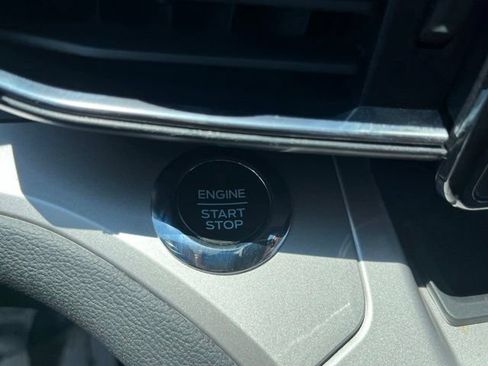 Used 2020 Ford Explorer XLT w/ Equipment Group 202A AWD/4WD image 38