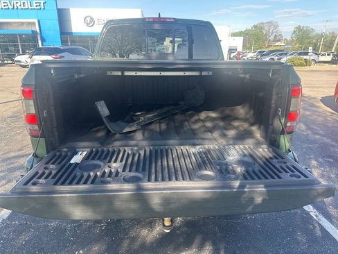 Used 2022 Nissan Frontier SV AWD/4WD image 10