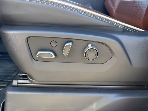 Used 2024 GMC Sierra 2500 Denali Ultimate AWD/4WD image 16